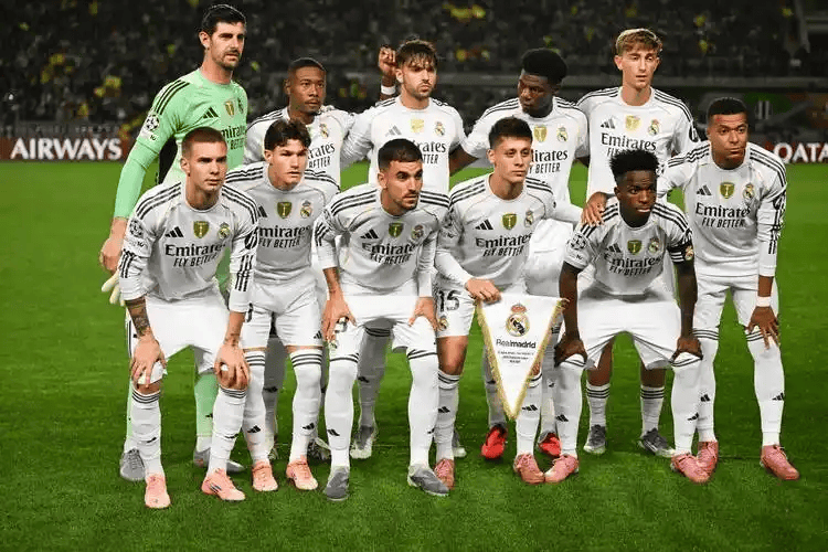 西甲焦点战：皇马主场迎战贝蒂斯，伤病潮下的攻防博弈